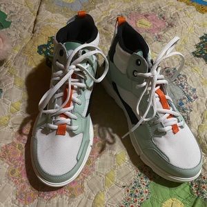 Sorel Women’s Explorer II NWOT